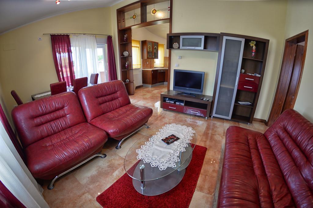 Apartments Sablic Πούλα Εξωτερικό φωτογραφία